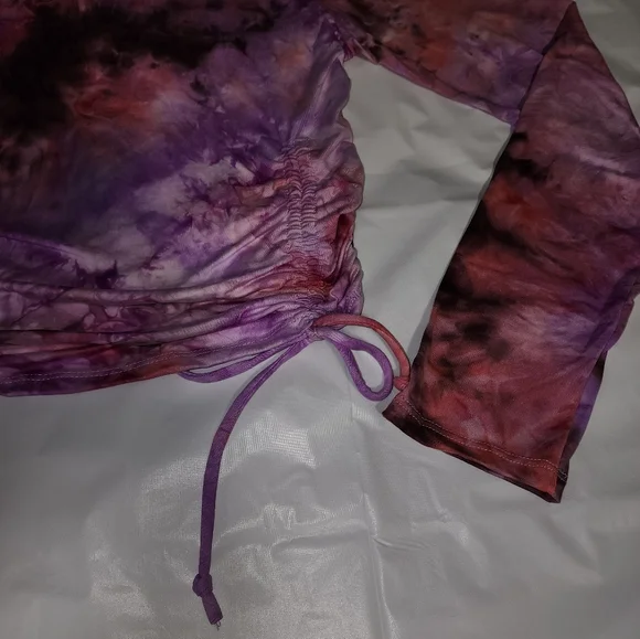 NWT Dolls Kill Pink Marbled Tye Dye Long Sleeve Crop Top - Picture 9 of 10